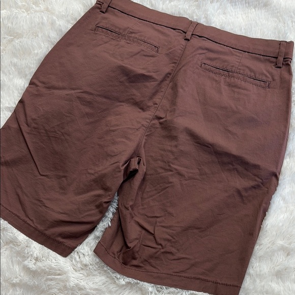 Old Navy Men's  Flat Front Shorts - Picture 4 of 6